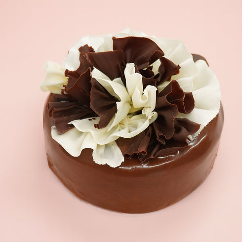 【バレンタイン限定】キャラメルショコラの生チョコショート 5号|大人のためのフラワーショコラケーキ